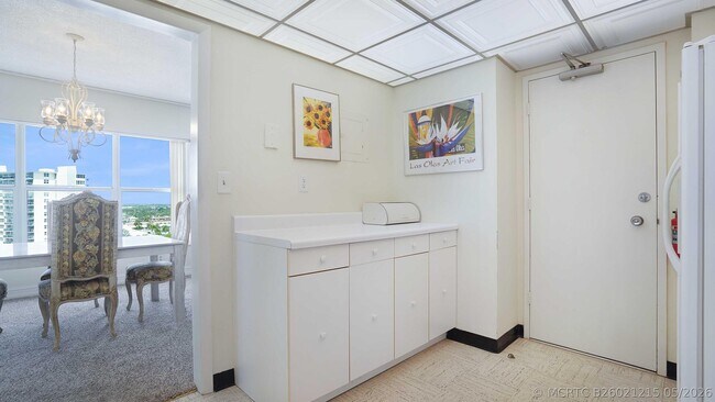 Building Photo - 3550 Galt Ocean Dr
