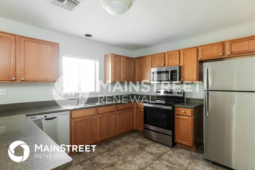 Building Photo - 12330 W Valentine Ave