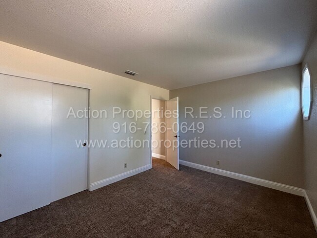 Building Photo - MOVE-IN SPECIAL! Gated Johnson Ranch: 3 Be...