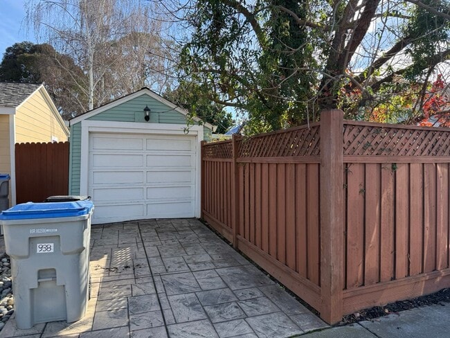 Building Photo - Charming 2 Bedroom 1 Bath Willow Glen home