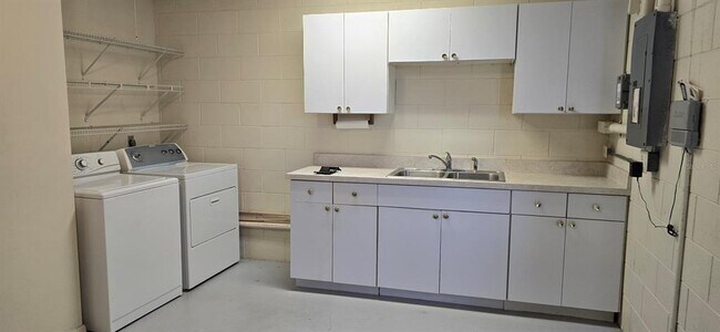 Building Photo - 628 Dominguez Dr