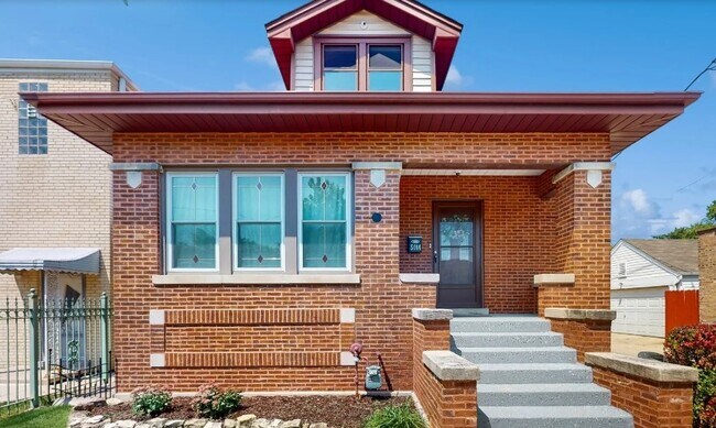 Primary Photo - 5014 W Cornelia Ave