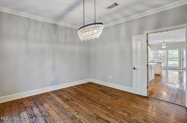 Building Photo - 132 Pine Ridge Cir