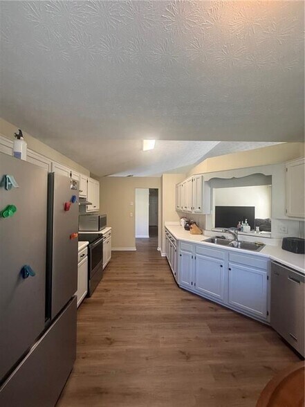 Building Photo - 4197 Sterling Pointe Dr