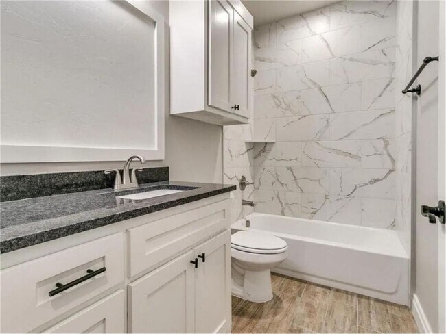 Building Photo - Gorgeous Newer Build! 4 Bed 3 Bath in Deer...