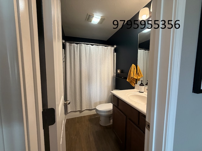 Building Photo - 1202 Brunswick Ct