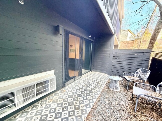 Building Photo - 201 Academy Dr