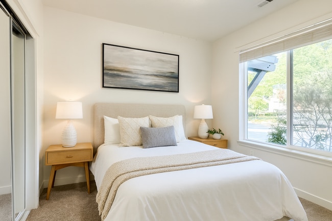 Building Photo - 2BR 1BA Townhome w/ In-Unit Laundry • Stainless Steel • Private Patio in South Jordan