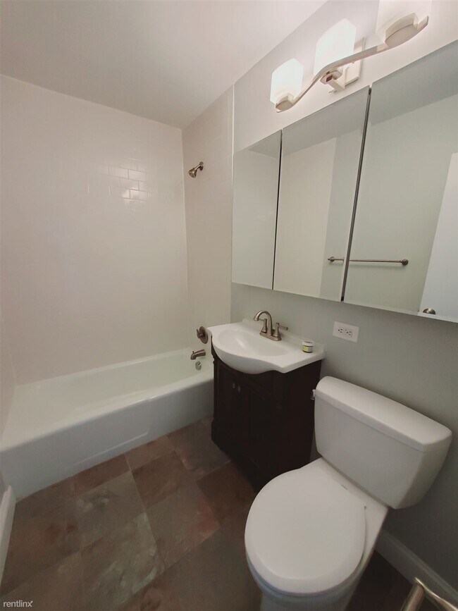 Building Photo - 1 br, 1 bath Condo - Hayes House