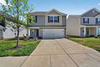 Building Photo - Spacious 4BR House in Charlotte
