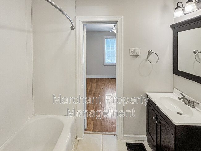 Building Photo - 48 Westview Ave