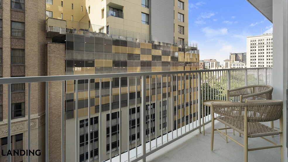 Building Photo - 143 E Commerce St