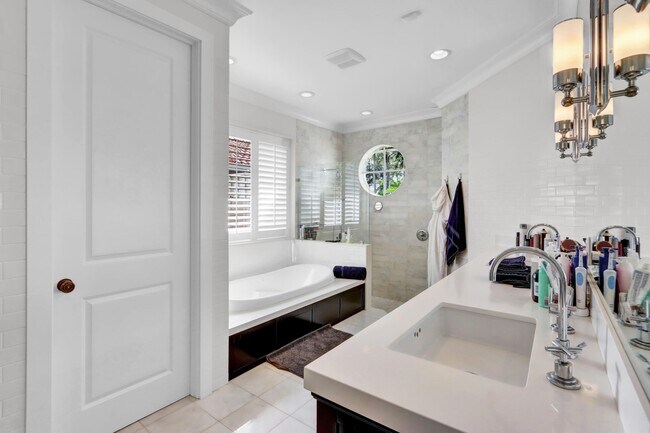 Building Photo - 5866 St Annes Way