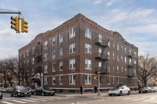 Primary Photo - Linden Heights
