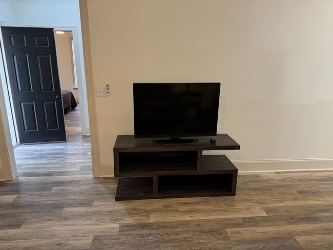 Building Photo - Fully Renovated Home just minutes from Downtown Rock Hill