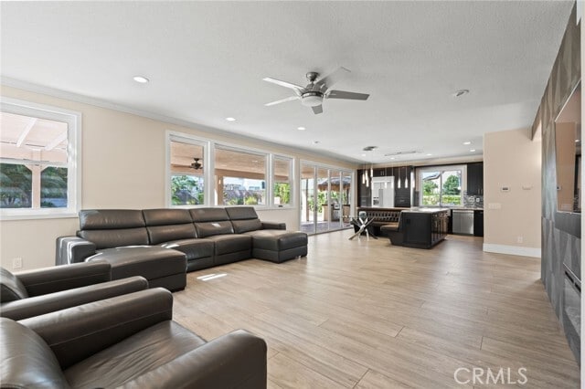 Building Photo - 928 Trovita Dr