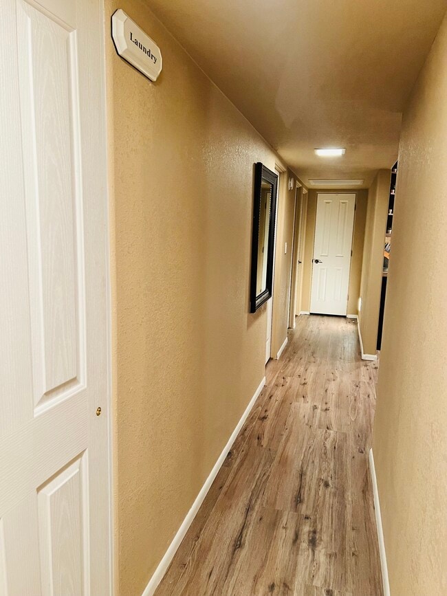 Building Photo - 17520 Bluejay Cir