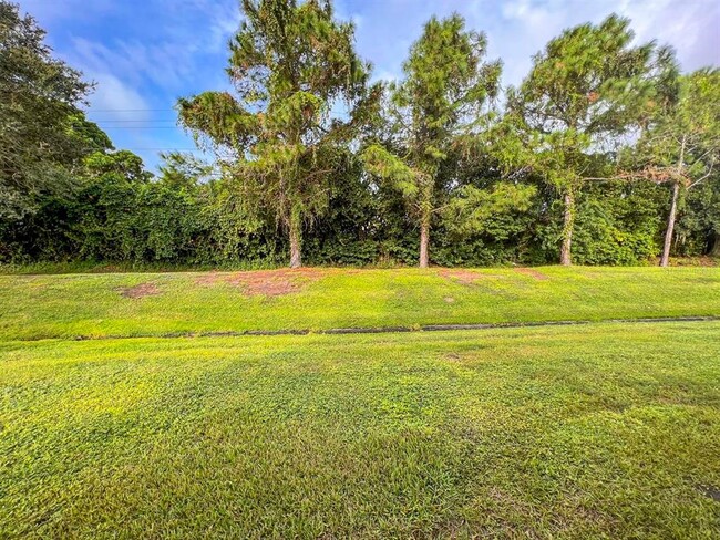 Building Photo - 1093 Grantham Dr