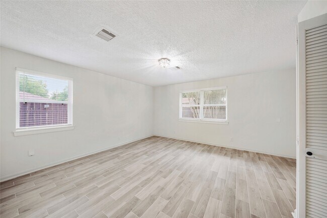 Building Photo - 9631 Truscon Dr