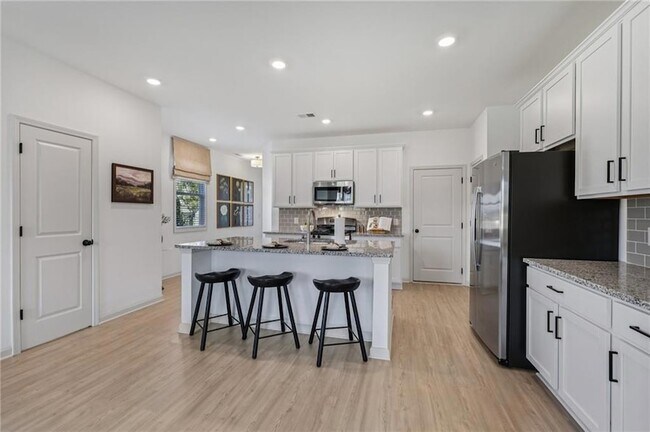 Building Photo - 180 Hensley Pk Ln