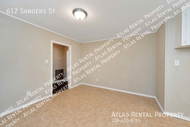 Building Photo - 612 Sanders St