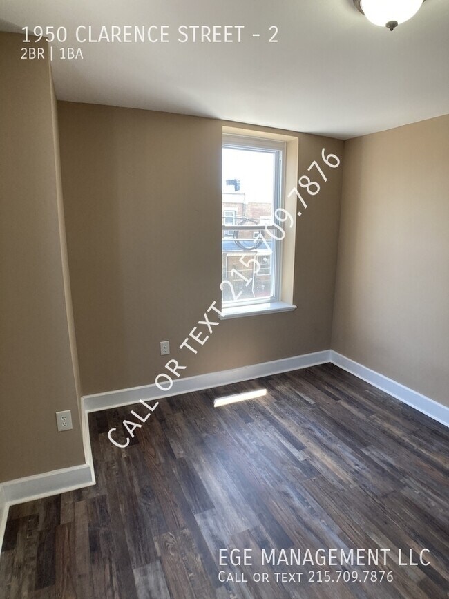 Building Photo - 1950 Clarence St