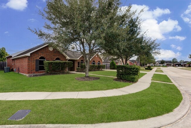 Building Photo - 3403 Kerr Ln