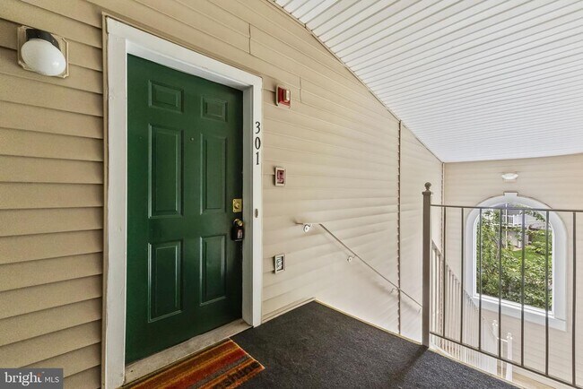 Building Photo - 45490 Whistling Terrace