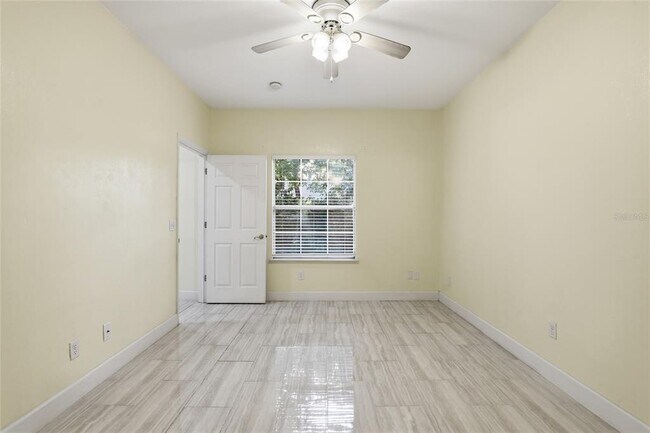 Building Photo - 510 NW 50th Blvd
