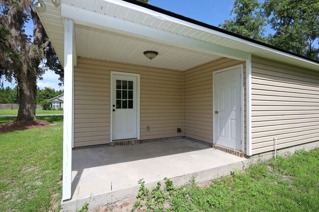 Building Photo - 1499 San Bernardino Way