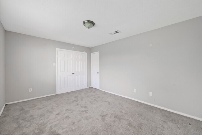 Building Photo - 8203 Lone Quail Dr
