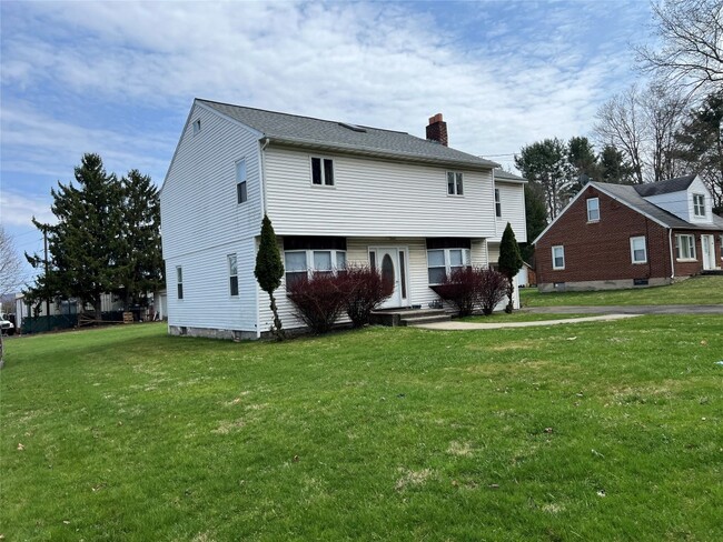 Building Photo - 105 Martha Rd