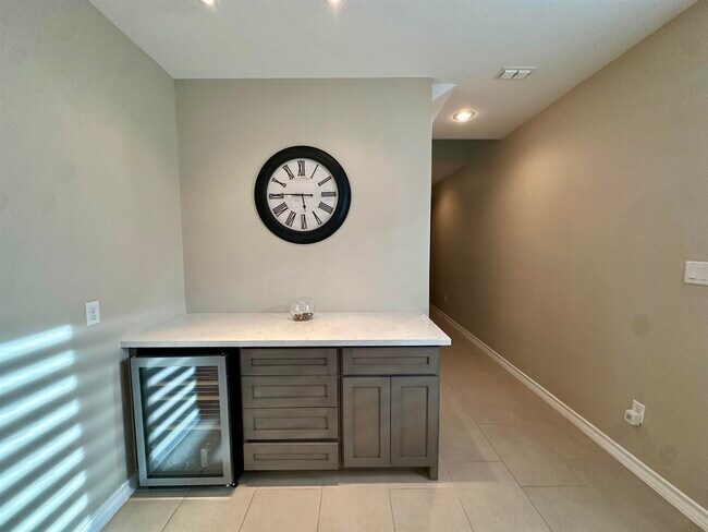 Building Photo - 7938 Elka Lp