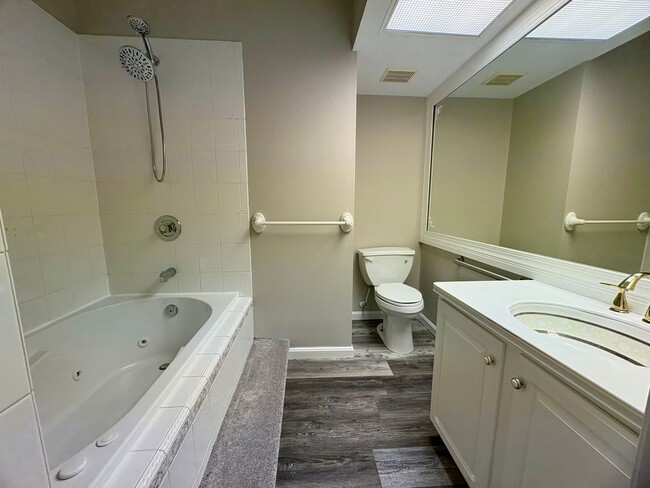Building Photo - 2 Bedroom 2 Bathroom in Woodland View Harr...