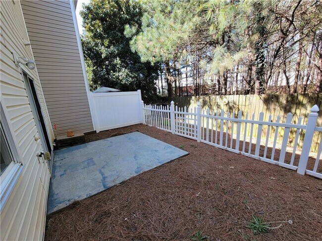 Building Photo - 501 Windstone Trail