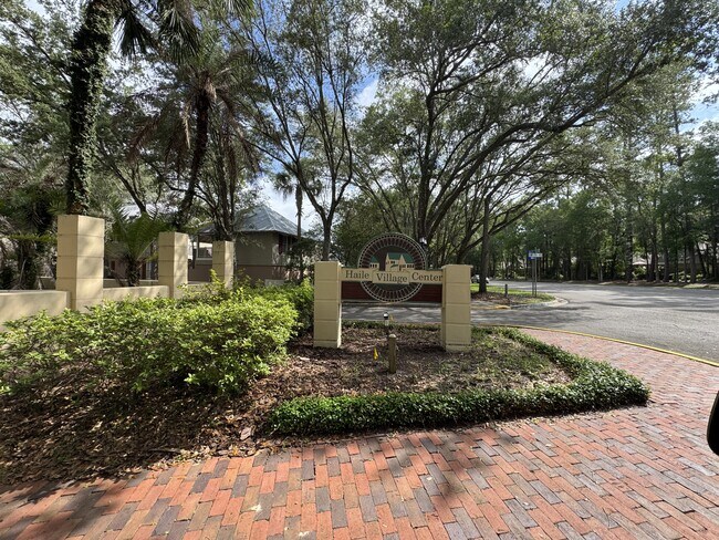 Building Photo - 5025 SW 91 Ct