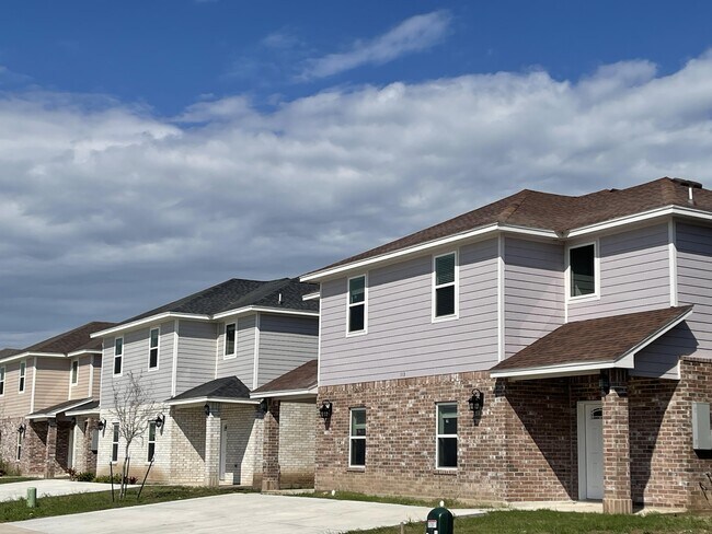 Building Photo - 116 Olive St