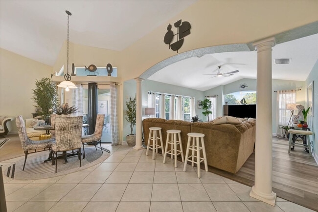 Building Photo - 19 Hoffer St