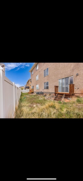 Building Photo - 1277 W Las Hurdes Dr