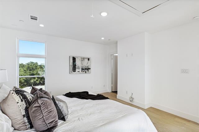 Building Photo - 426 Melba St