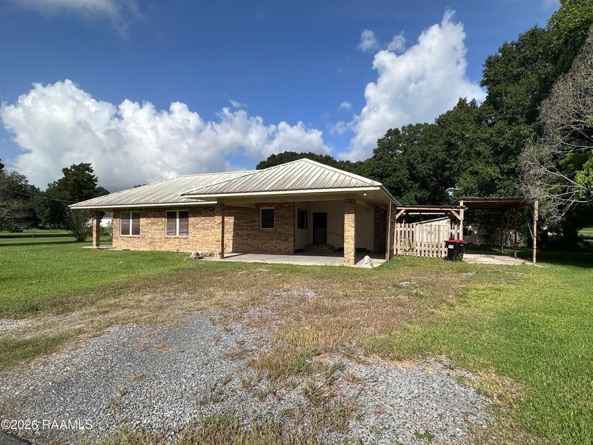 Building Photo - 1704 Savoy Rd