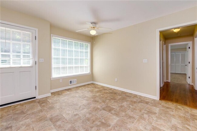 Building Photo - 2890 Carrollton Ct