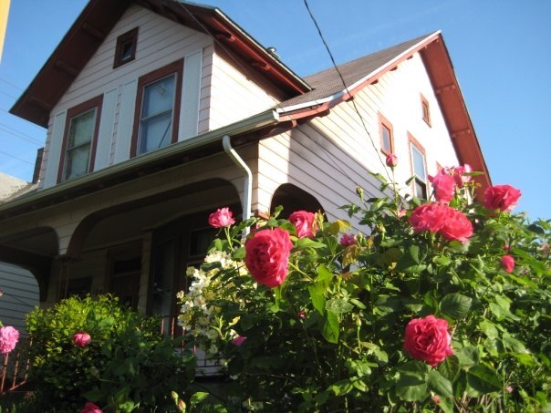 Building Photo - 109 NE Hancock St