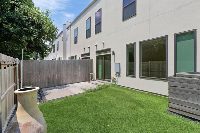 Building Photo - 6409 Berkman Dr