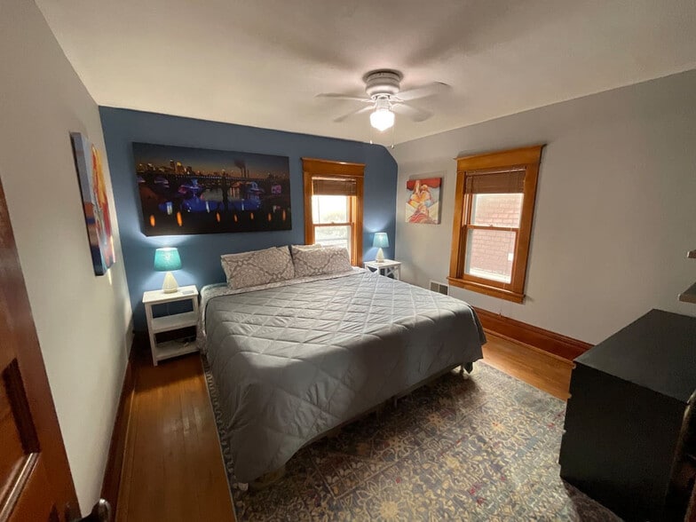 Building Photo - 1391 Thomas Ave W