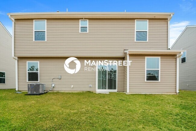 Building Photo - 4 Bedroom Pet-Friendly Home in Zebulon, NC with Main Street Renewal