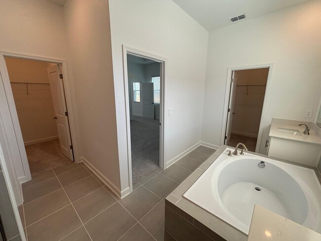 Building Photo - 5996 Shavasana Rd