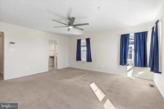 Building Photo - 9717 Tealbriar Dr