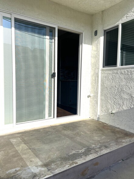 Shared patio off dining area - 338 W Plymouth St