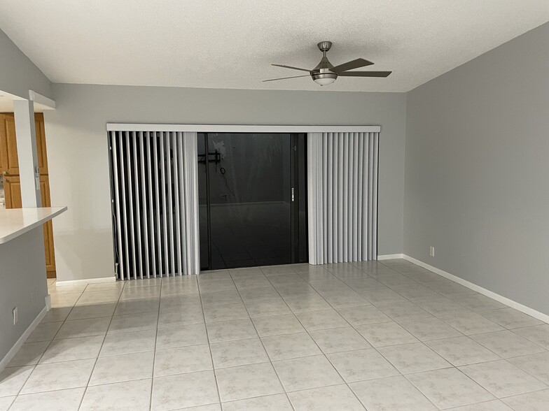 Building Photo - 980 NW 79th Ter